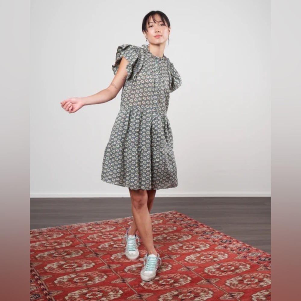 Sea NY Amalia short sleeve button down tunic in sage floral